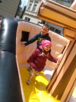 /album/nafukovaci-skluzavka-piratska-lod/img-20160501-112758-jpg/