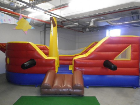 Hopsálkov, skákací hrad "Loď"