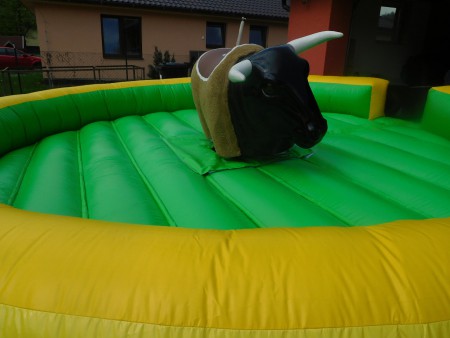 Elektrický "RODEO BÝK" - Atrakce Jeseník