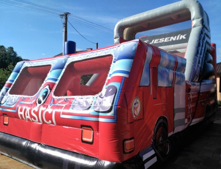 Nafukovací skluzavka "HASIČSKÉ AUTO" - Atrakce Jeseník