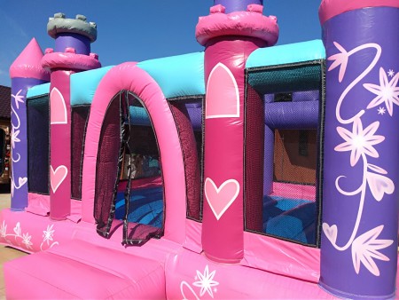 Skákací hrad "ZÁMEK" - Atrakce Jeseník