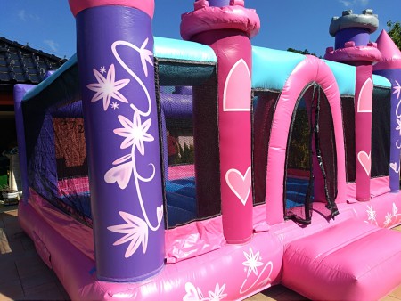 Skákací hrad "ZÁMEK" - Atrakce Jeseník