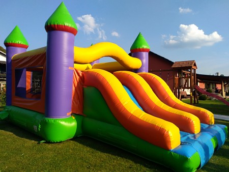 Skákací hrad se skluzavkou "KOMBO"