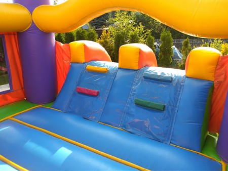 Skákací hrad se skluzavkou "KOMBO"